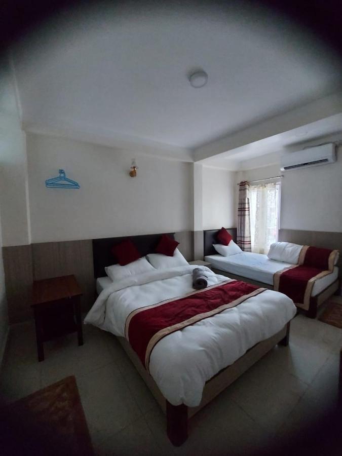 Om Bramha Hotel Kathmandu Exteriör bild