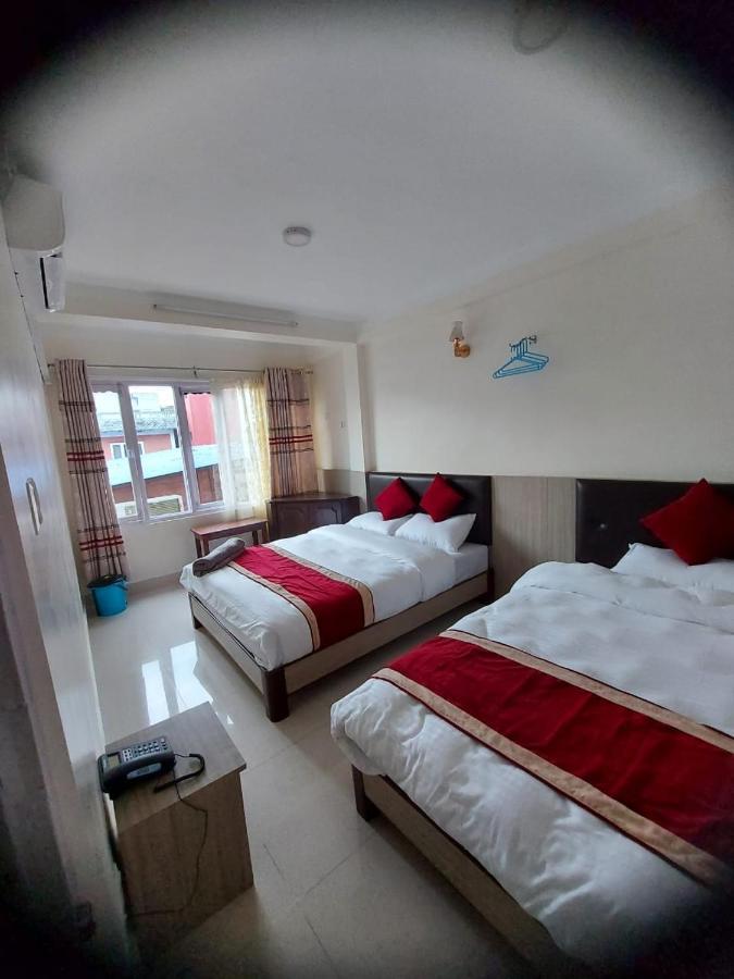 Om Bramha Hotel Kathmandu Exteriör bild