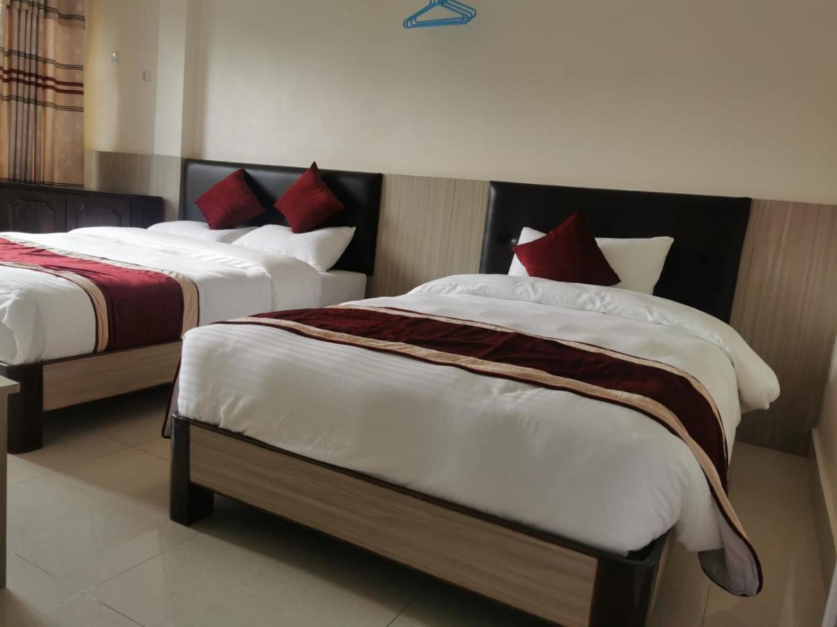 Om Bramha Hotel Kathmandu Exteriör bild