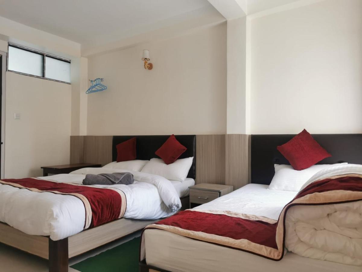 Om Bramha Hotel Kathmandu Exteriör bild